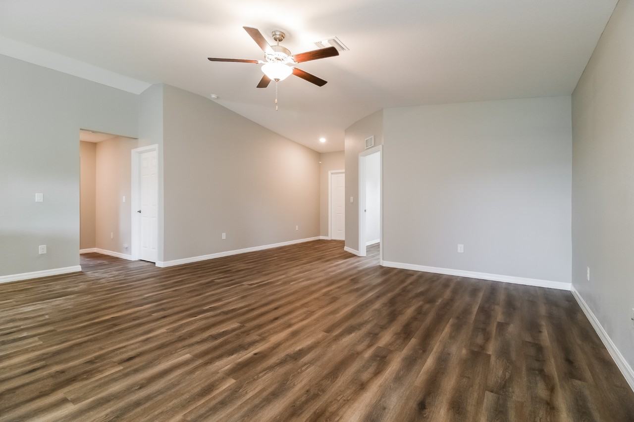 3022 36th St Sw - Photo 3 of 16