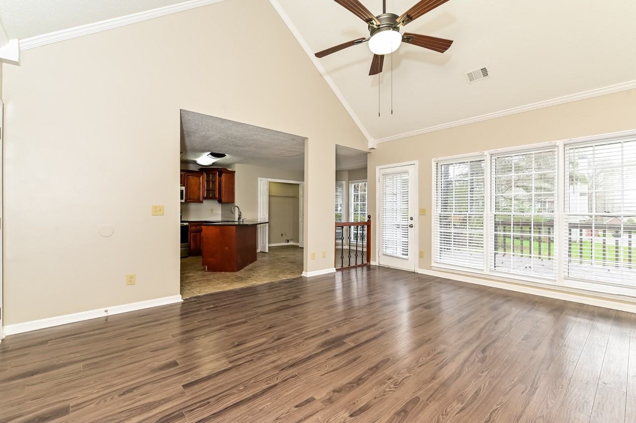 3307 Poplar Ridge Dr - Photo 4 of 16