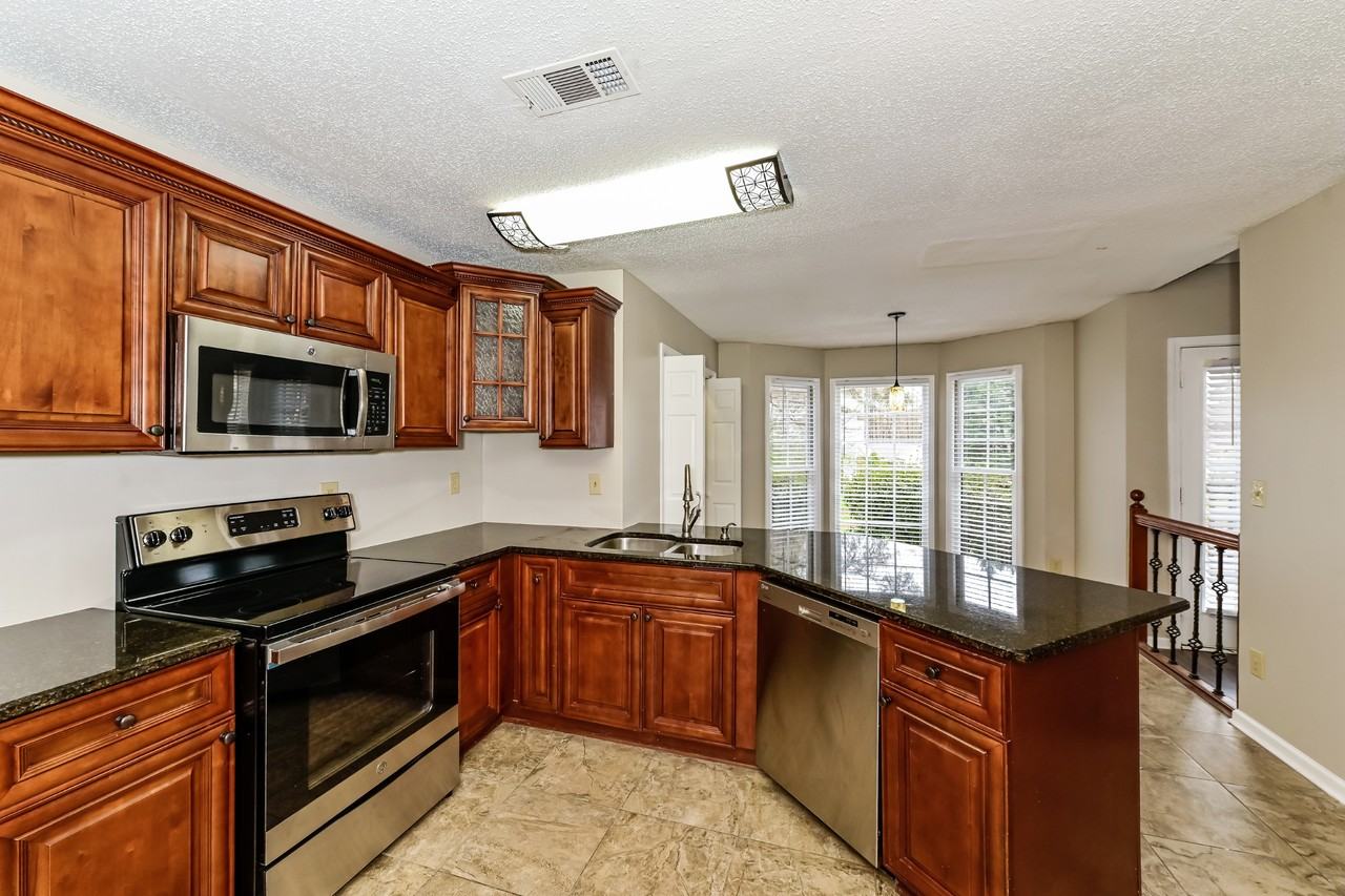 3307 Poplar Ridge Dr - Photo 6 of 16