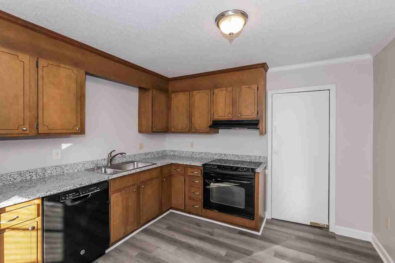 5117 Chestnut Lake Dr - Photo 6 of 16