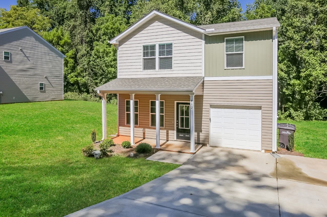 812 Caper St - Photo 4 of 18