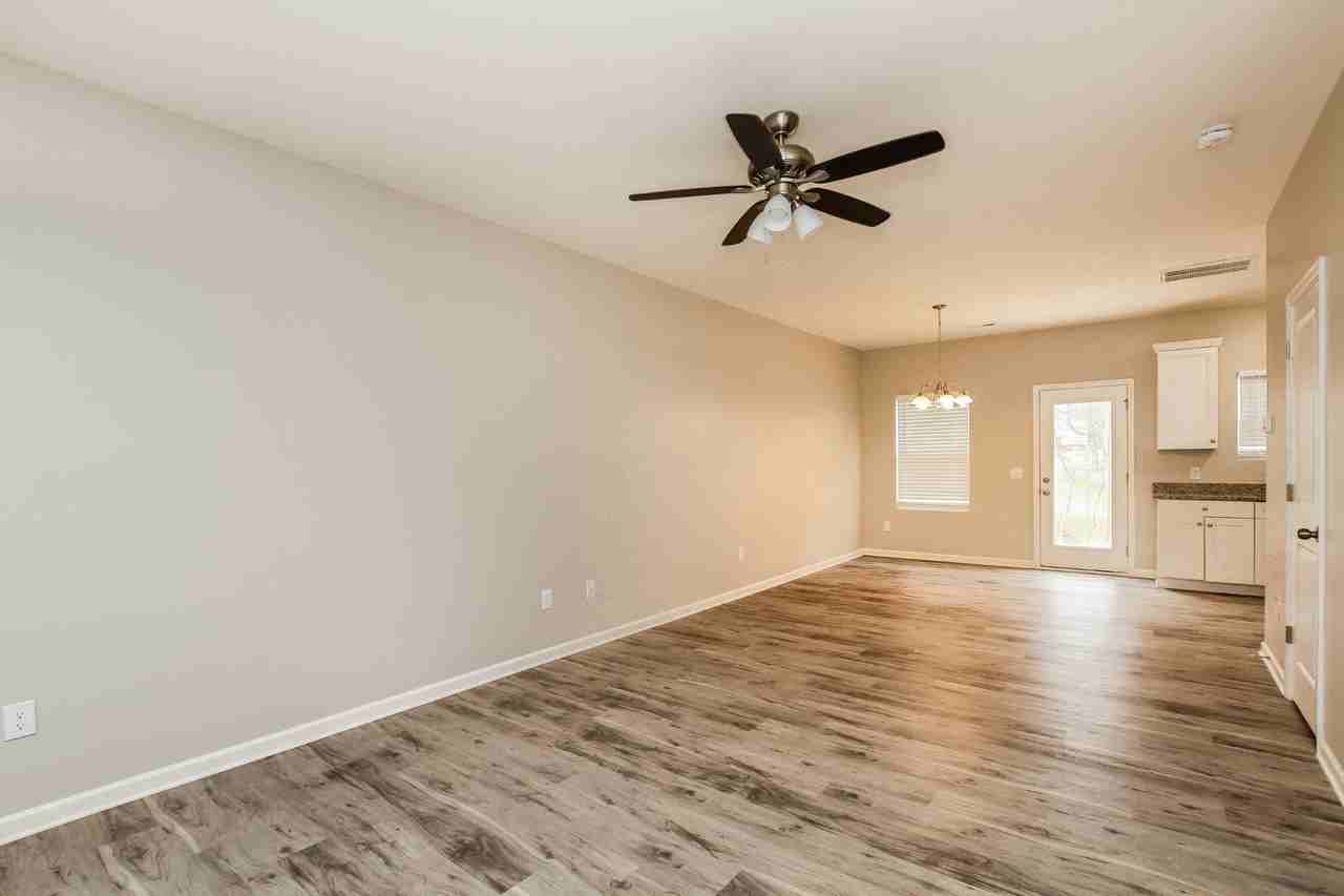 812 Caper St - Photo 6 of 18