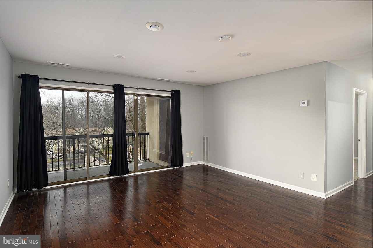 10133 Prince Pl #303-12C - Photo 7 of 22