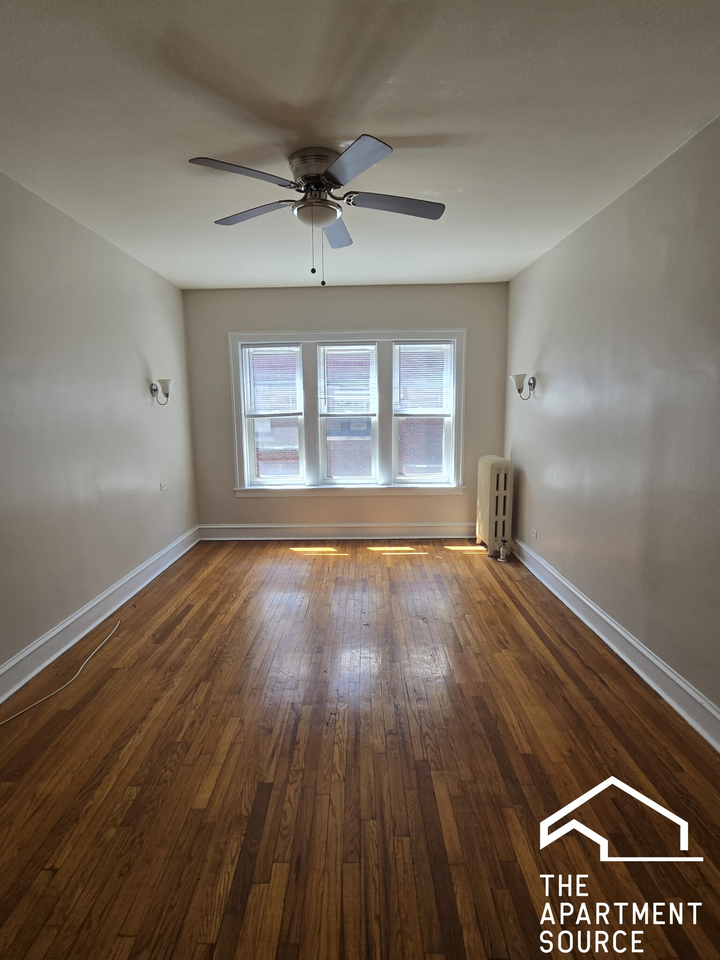 1366 W Estes Ave #1S - Photo 3 of 6