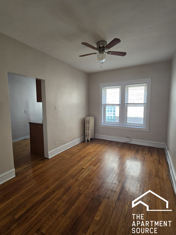 1366 W Estes Ave #1S - Photo 4 of 6