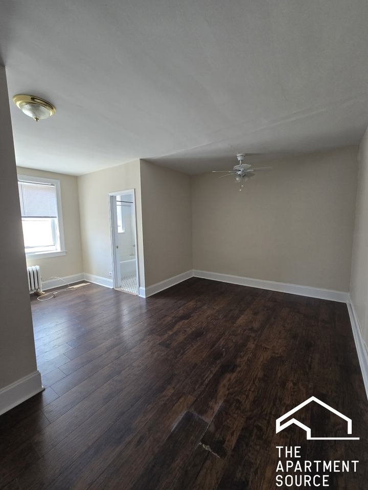 1333 W Birchwood Ave #409 - Photo 2 of 10