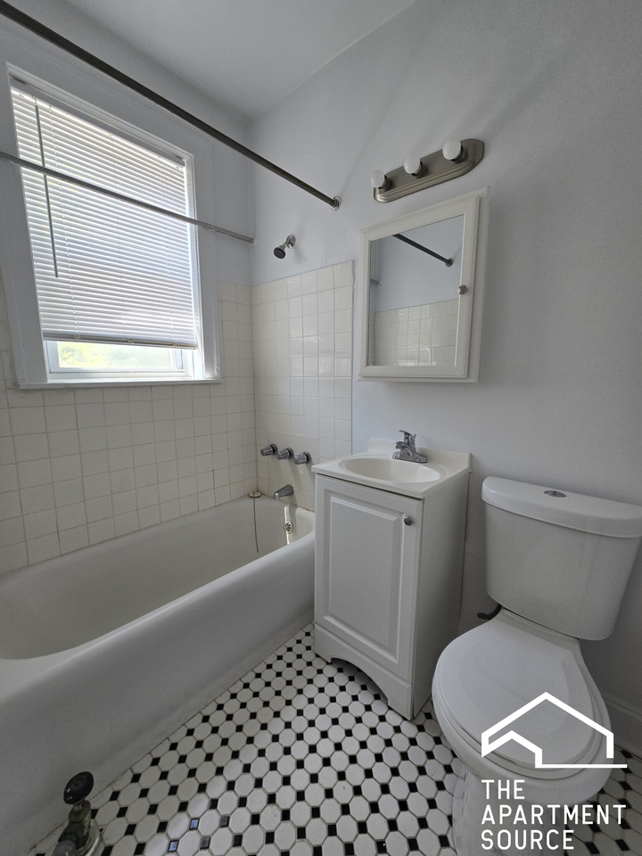 1333 W Birchwood Ave #409 - Photo 5 of 10