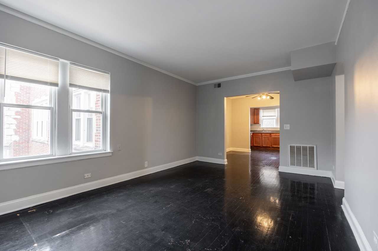 7344 N Damen Ave #2 - Photo 4 of 14