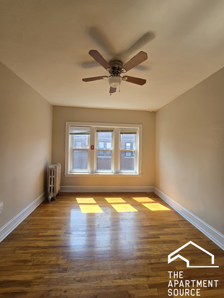 1364 W Estes Ave #2N - Photo 6 of 8