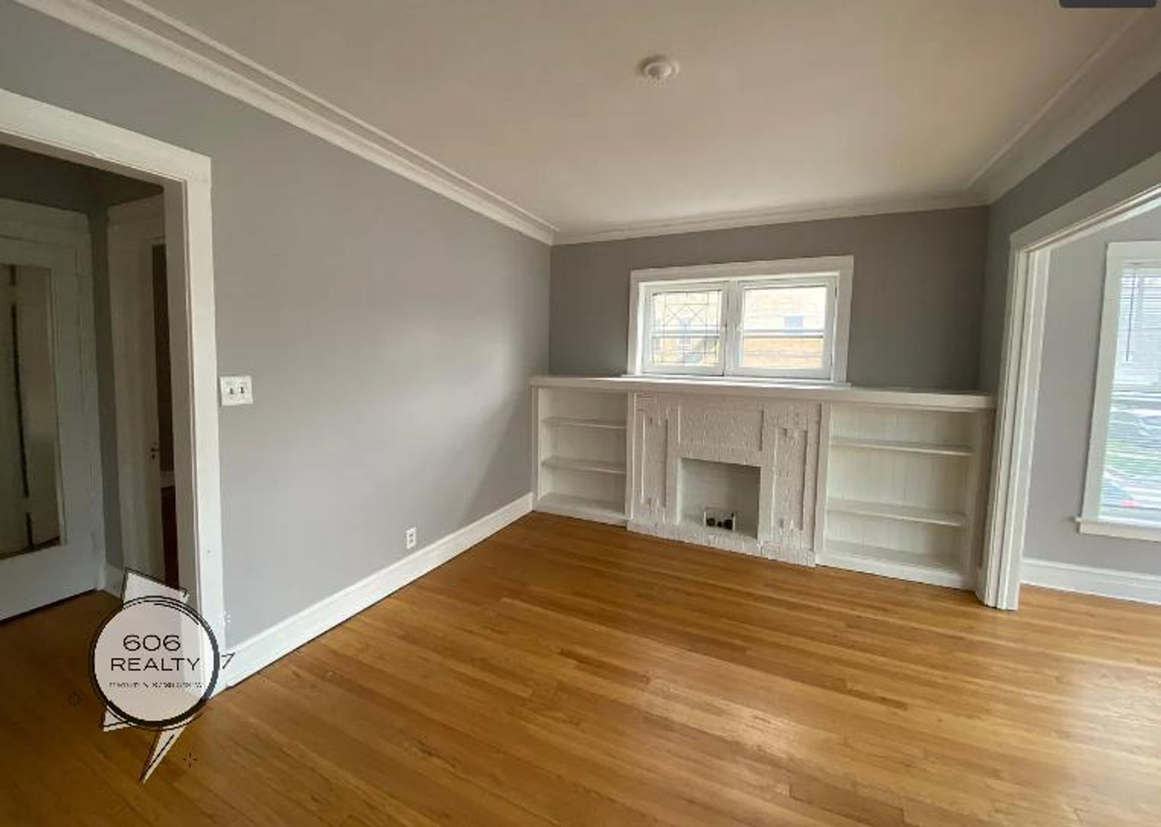 4501 N Troy St #3 - Photo 4 of 16