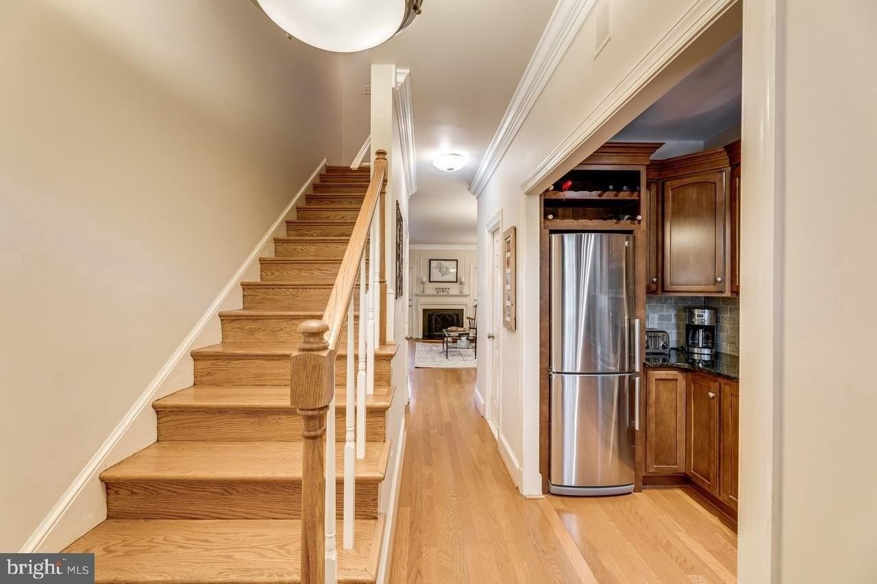 519 Tobacco Quay - Photo 3 of 21