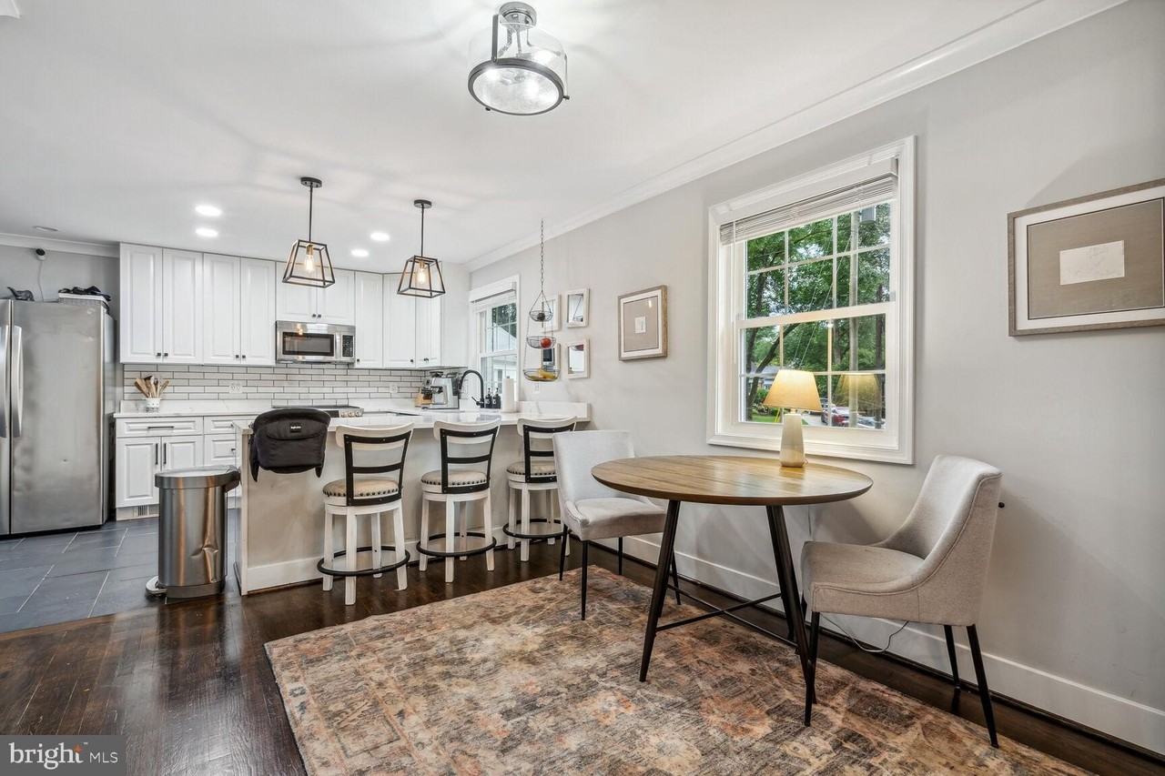 2502 Duxbury Pl - Photo 5 of 29