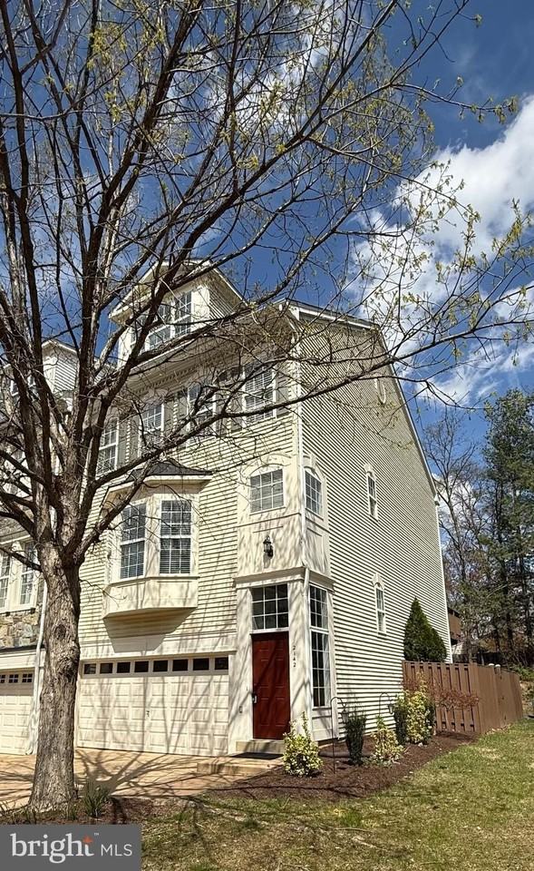 2142 Capstone Cir - Photo 2 of 27