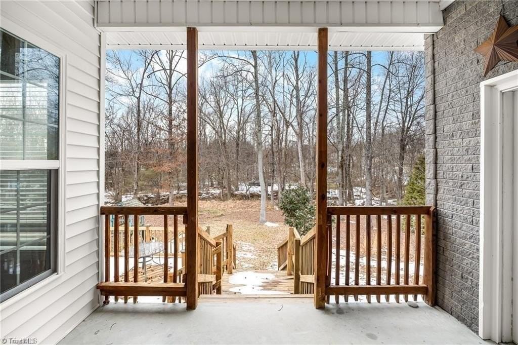 1202 Dogwood Ln - Photo 3 of 18