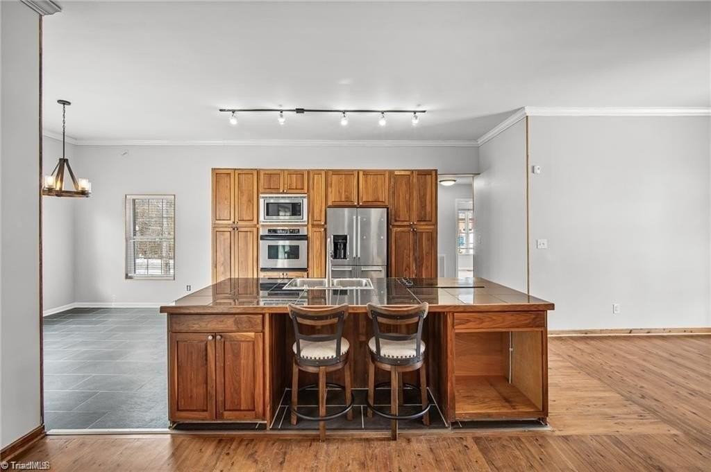 1202 Dogwood Ln - Photo 5 of 18