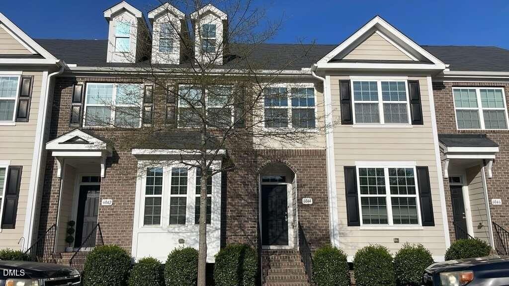 6044 Kentworth Dr - Photo 2 of 29