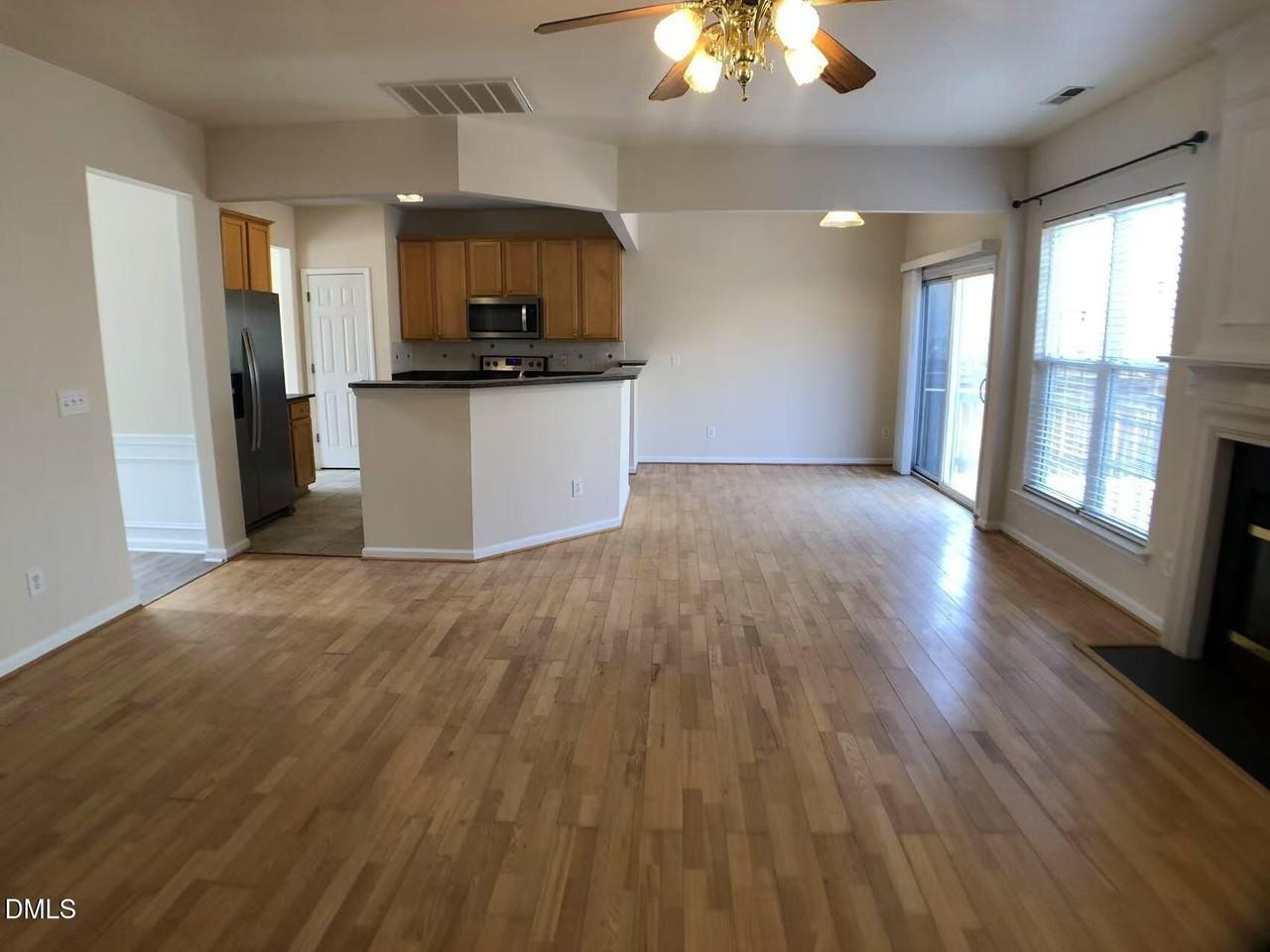 206 Millicent Way - Photo 4 of 32