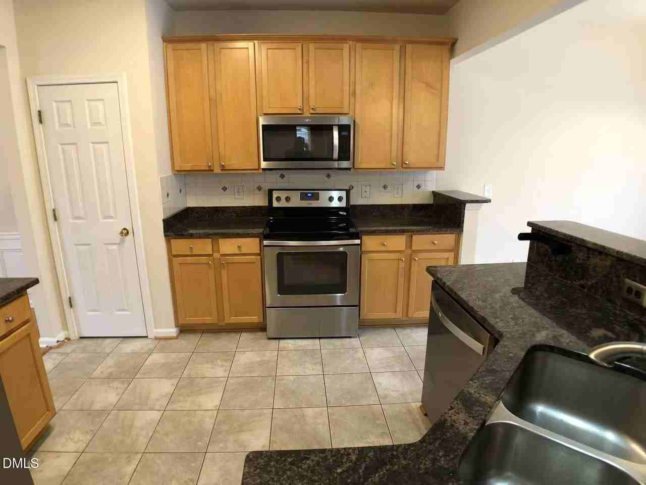 206 Millicent Way - Photo 7 of 32