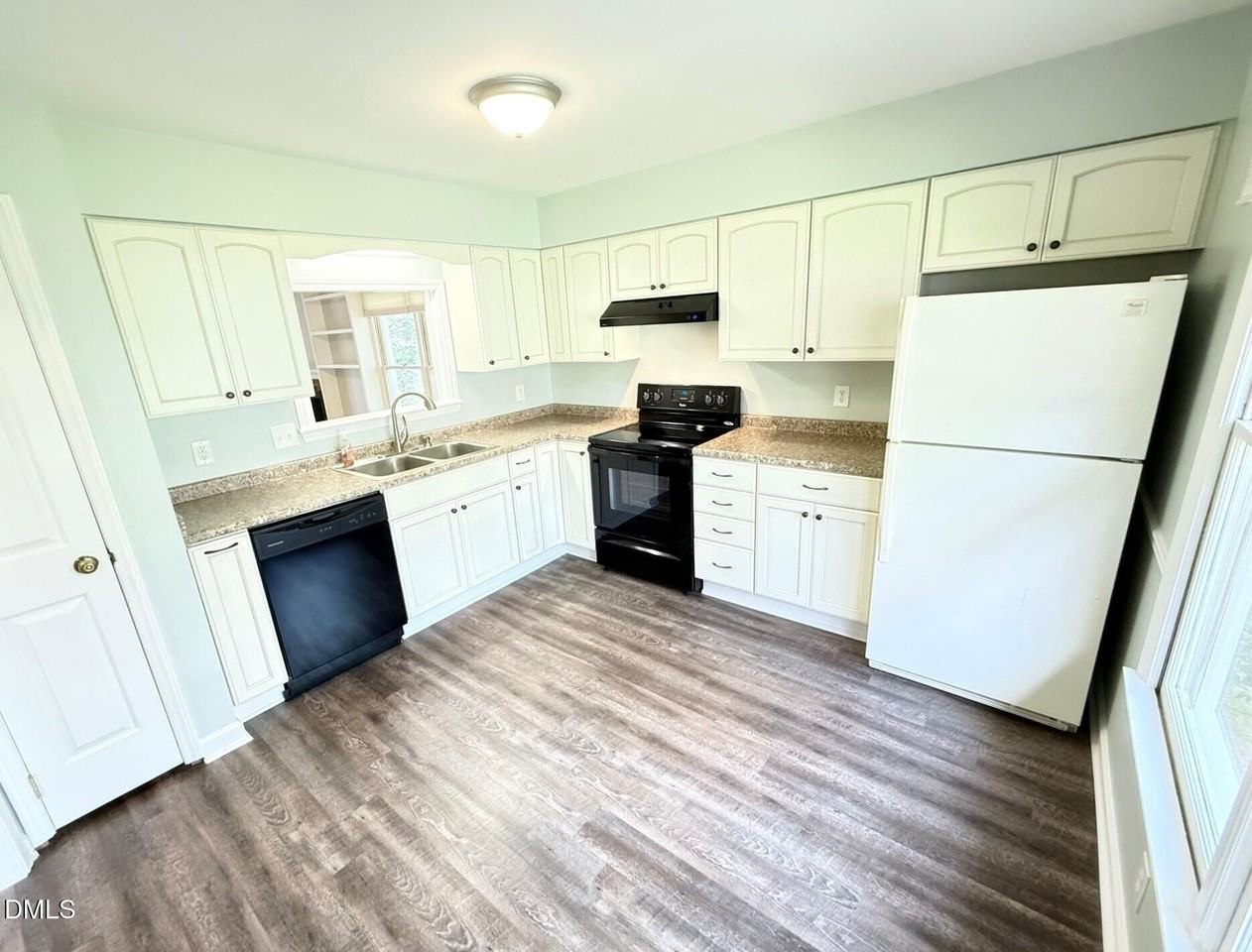 6400 Meadow View Dr - Photo 6 of 21