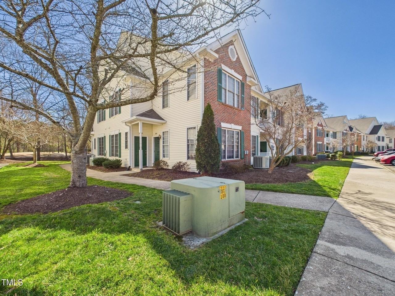 2111 Kudrow Ln - Photo 4 of 14