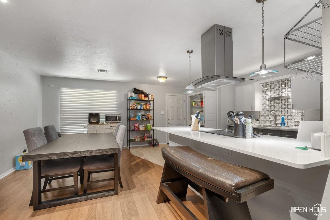 4906 Colleen Dr - Photo 6 of 32