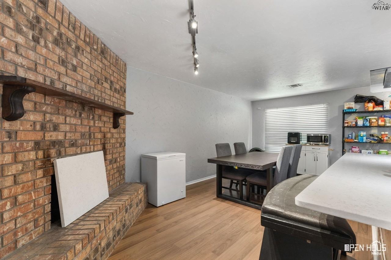 4906 Colleen Dr - Photo 7 of 32