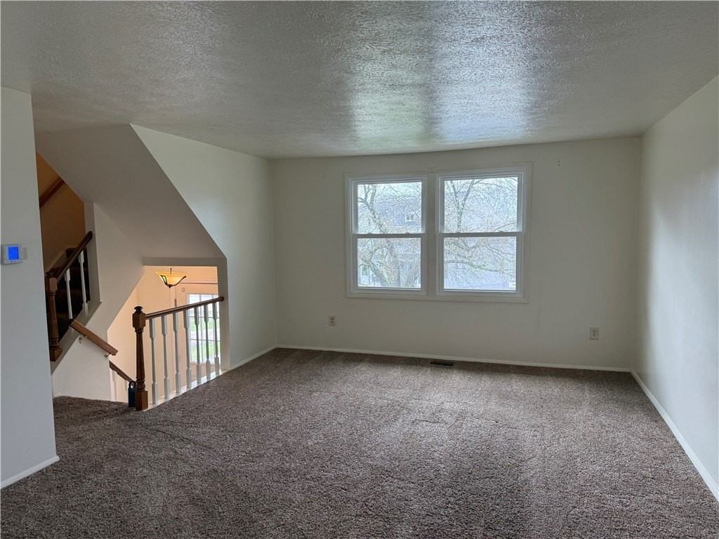 208 Quail Run Rd - Photo 4 of 19