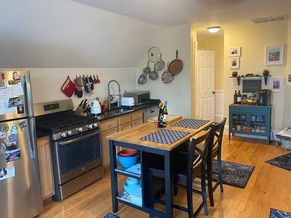 48 Lowell St #3 - Photo 3 of 24