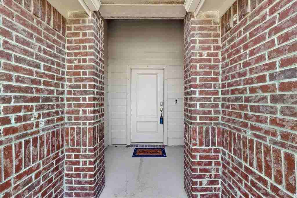 308 Duke Ct - Photo 2 of 12