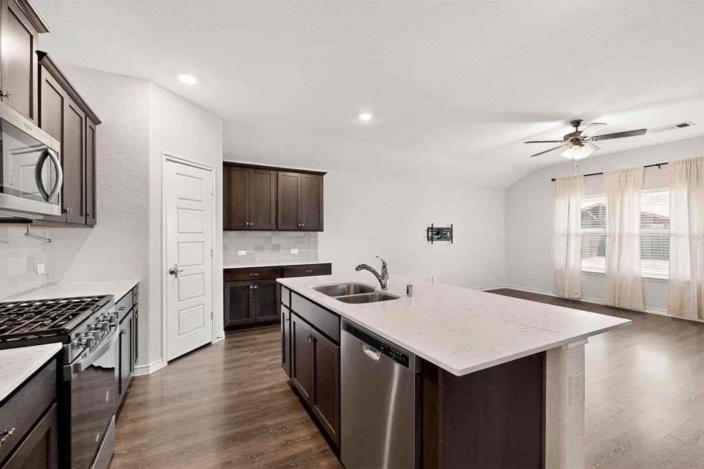 308 Duke Ct - Photo 5 of 12