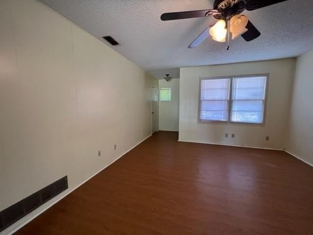 1479 Beechwood Ln - Photo 2 of 18