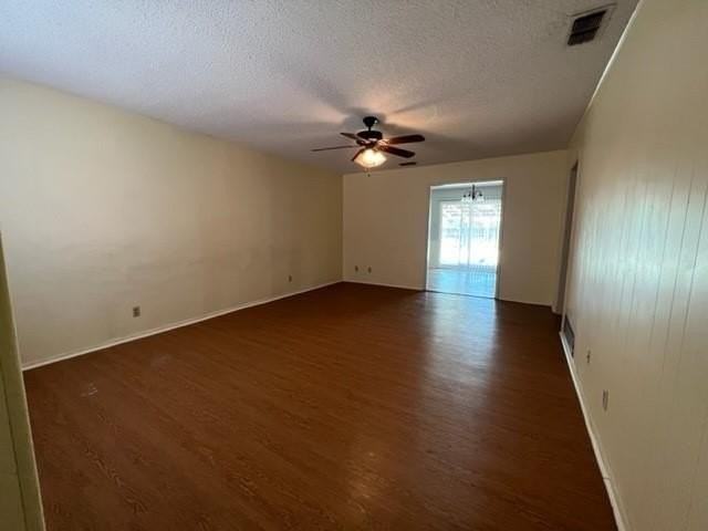 1479 Beechwood Ln - Photo 3 of 18