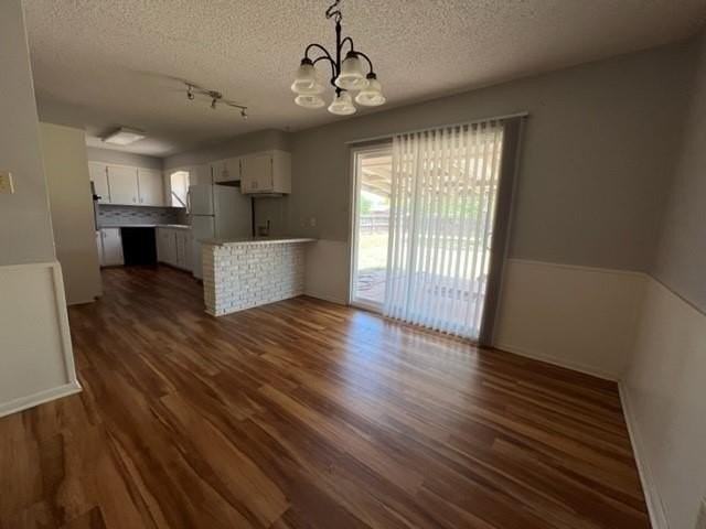 1479 Beechwood Ln - Photo 4 of 18