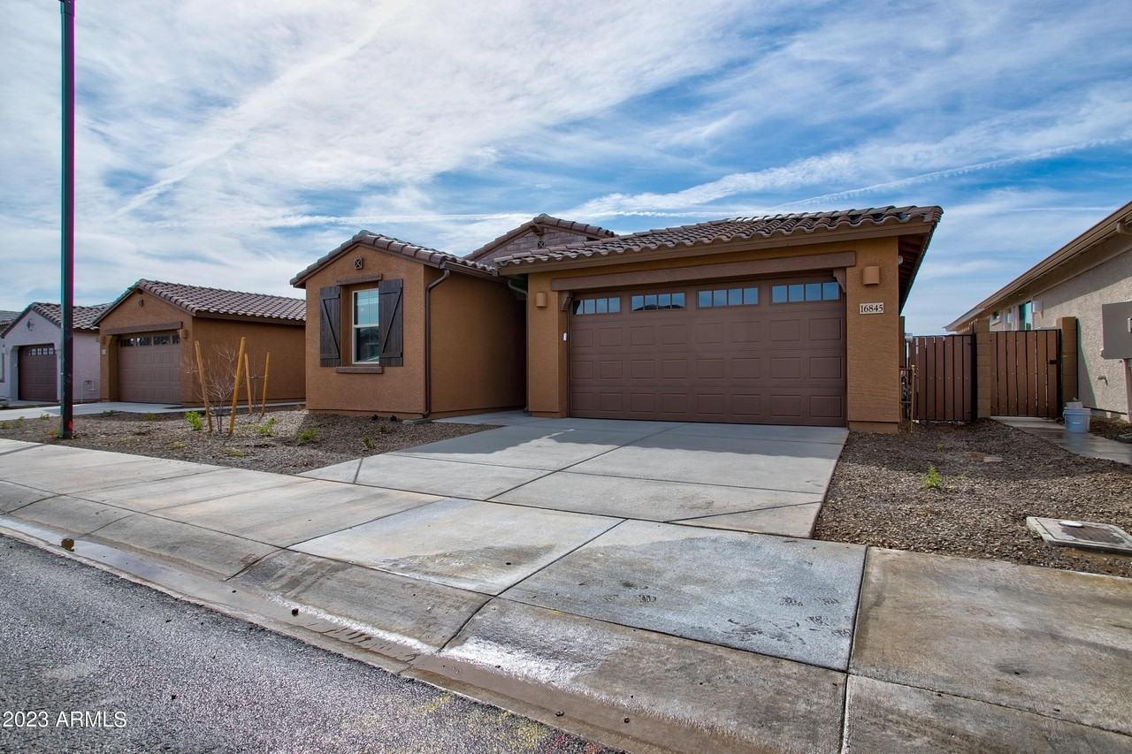 16845 W Evergreen Rd - Photo 5 of 50