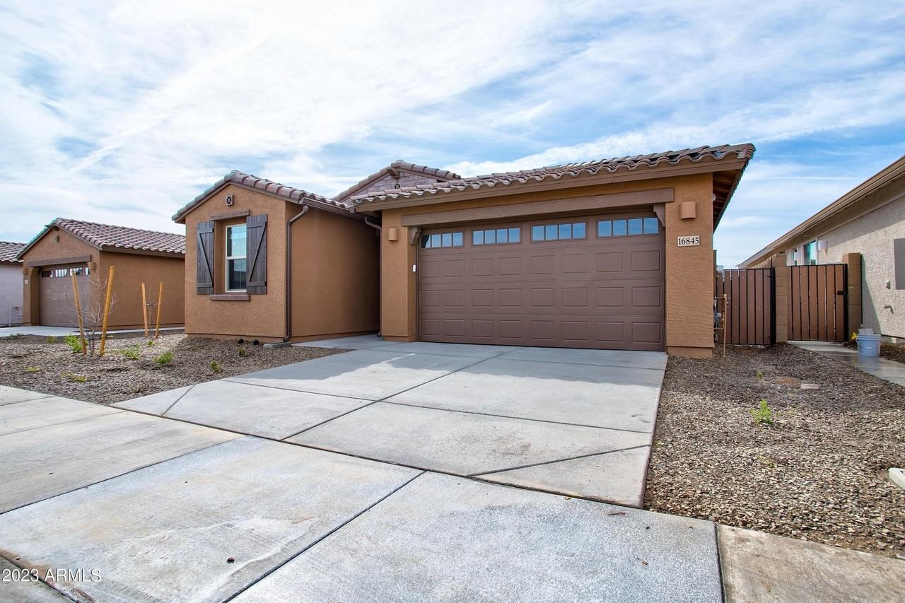 16845 W Evergreen Rd - Photo 6 of 50