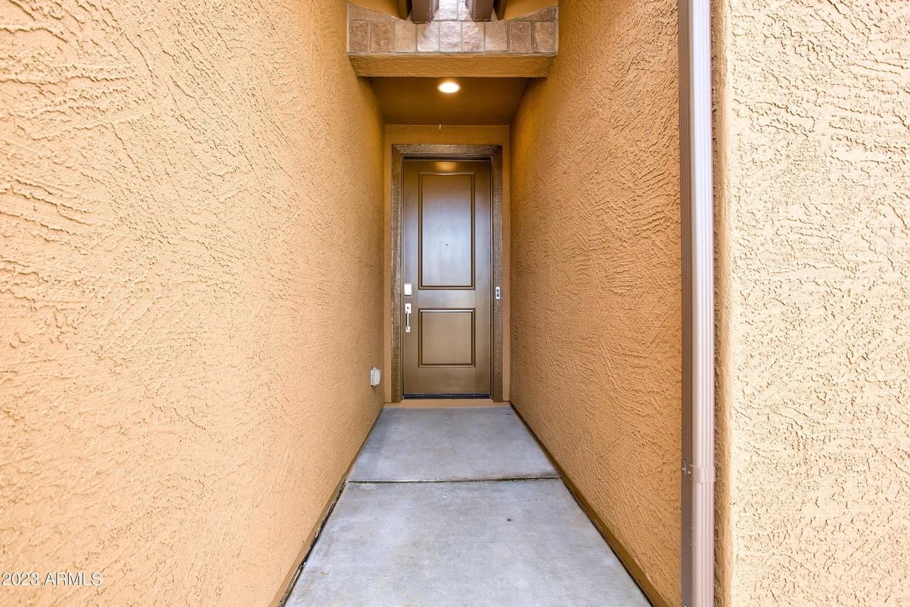 16845 W Evergreen Rd - Photo 7 of 50