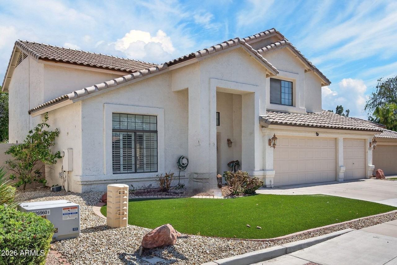 3241 S Horizon Pl - Photo 2 of 50