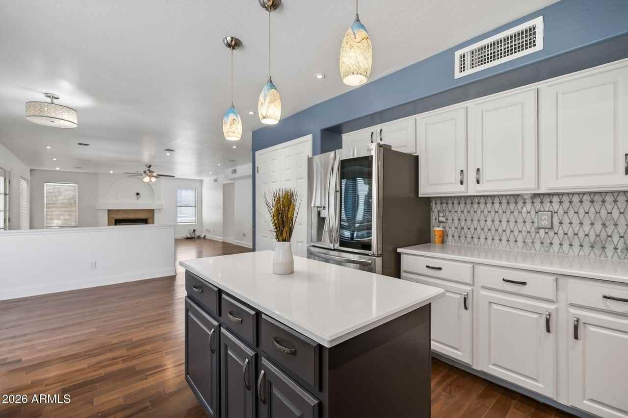 3241 S Horizon Pl - Photo 7 of 50