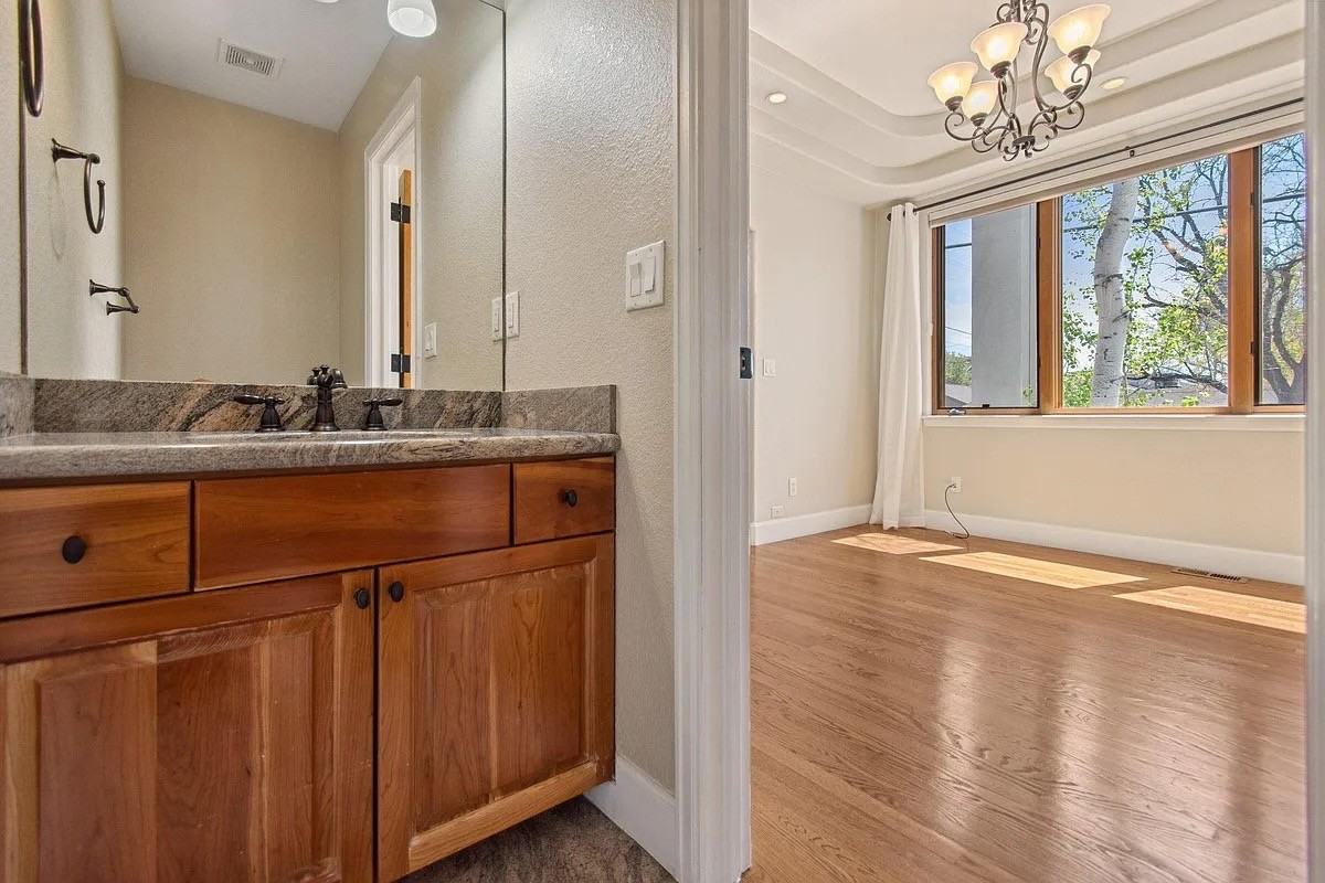 3803 E 3rd Ave - Photo 6 of 37