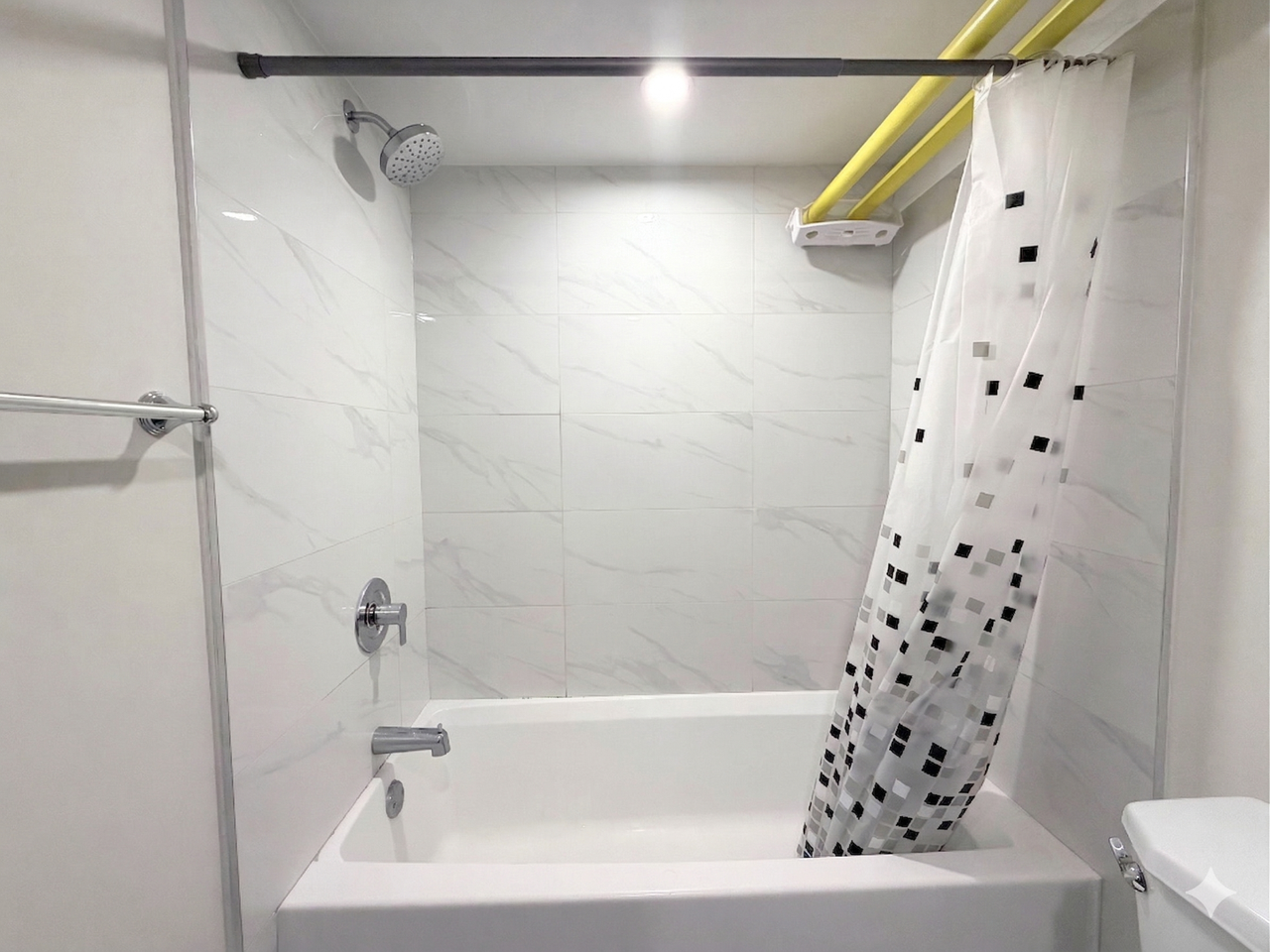 120 Longwood Rd N - Photo 3 of 16