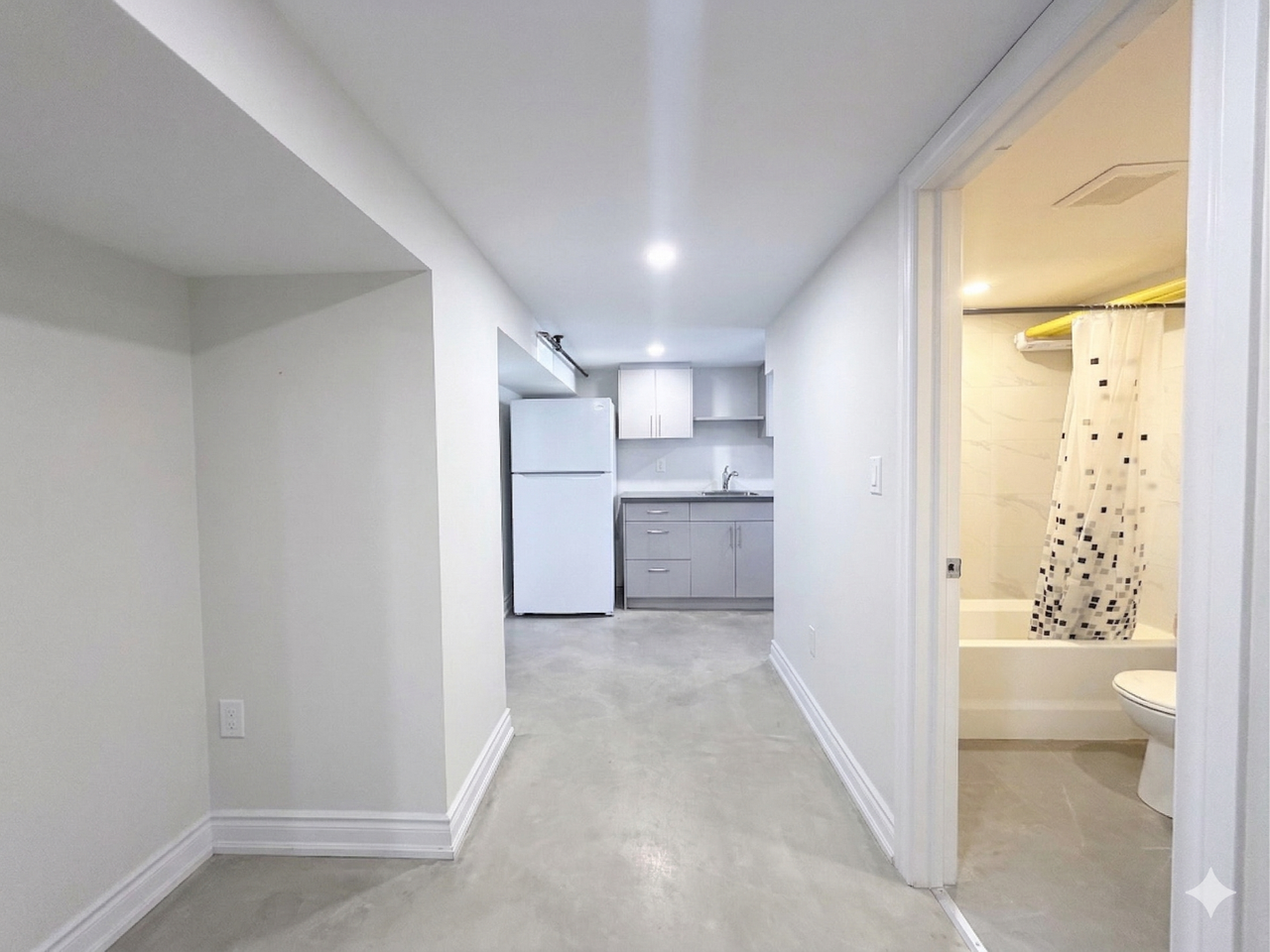 120 Longwood Rd N - Photo 5 of 16