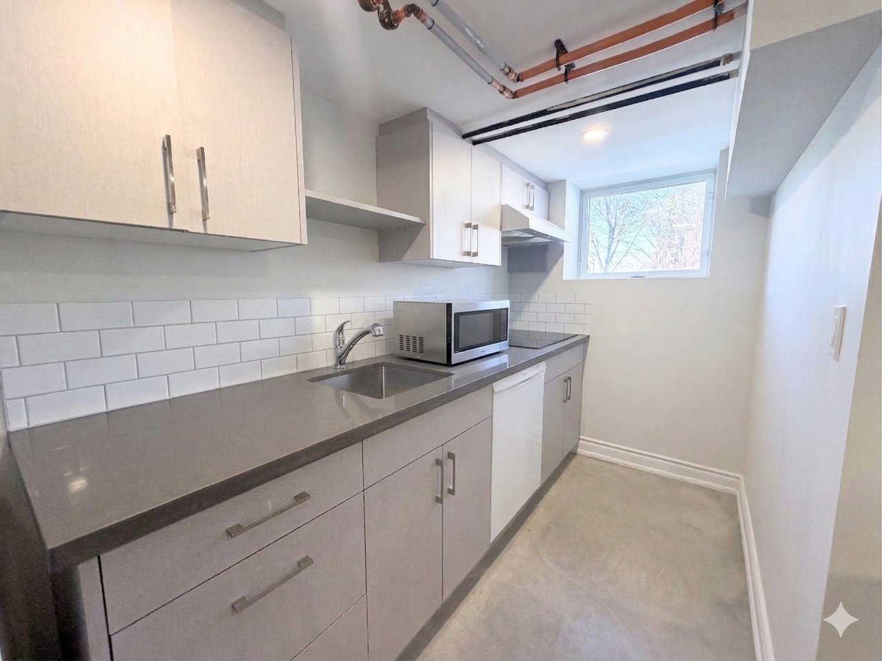 120 Longwood Rd N - Photo 6 of 16