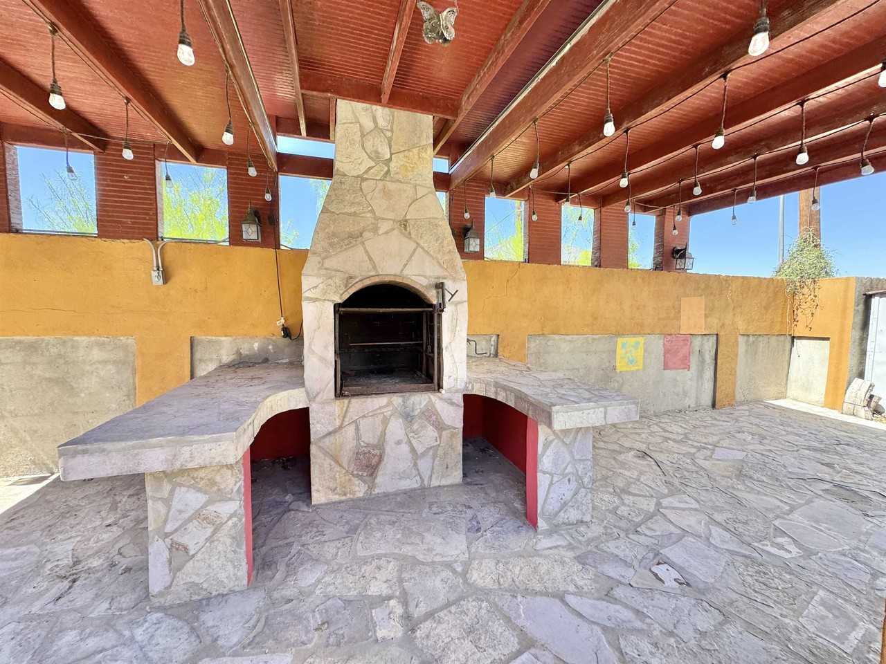 210 Leon Ave - Photo 3 of 38