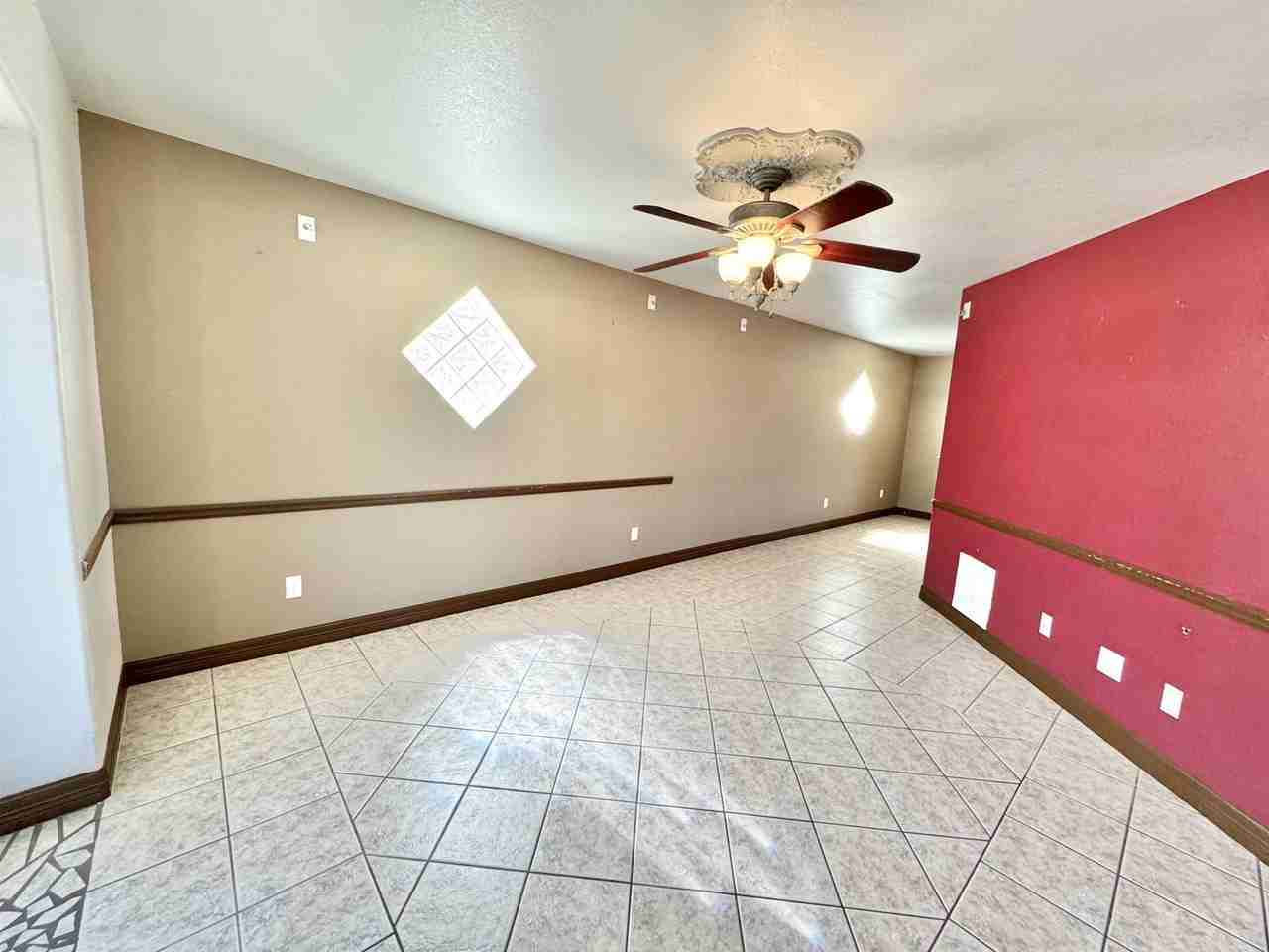 210 Leon Ave - Photo 5 of 38