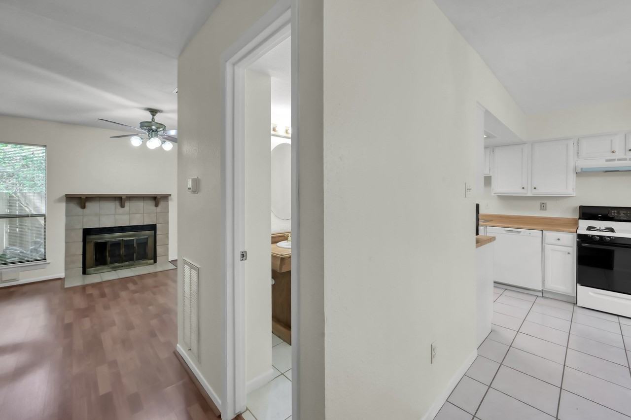 26 Willowwood Cir - Photo 4 of 30