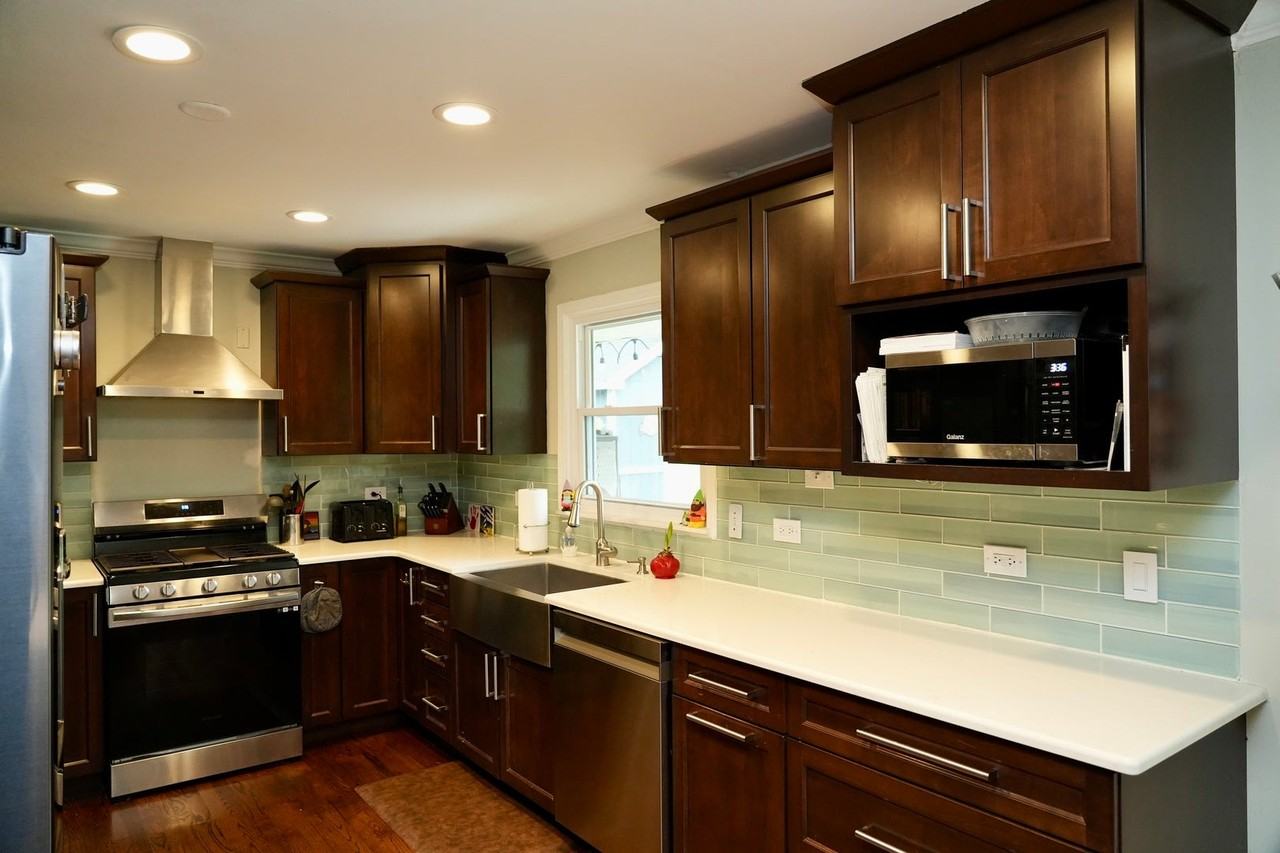 211 Sandalwood Dr - Photo 2 of 40