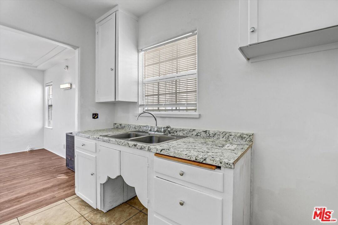 820 S Grevillea Ave - Photo 7 of 21