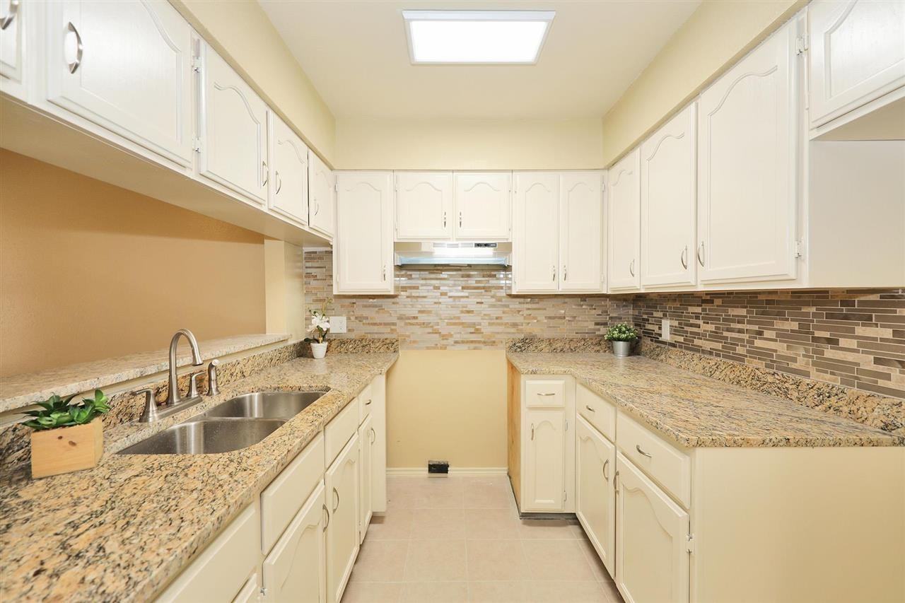 8911 Mcpherson Rd - Photo 7 of 27