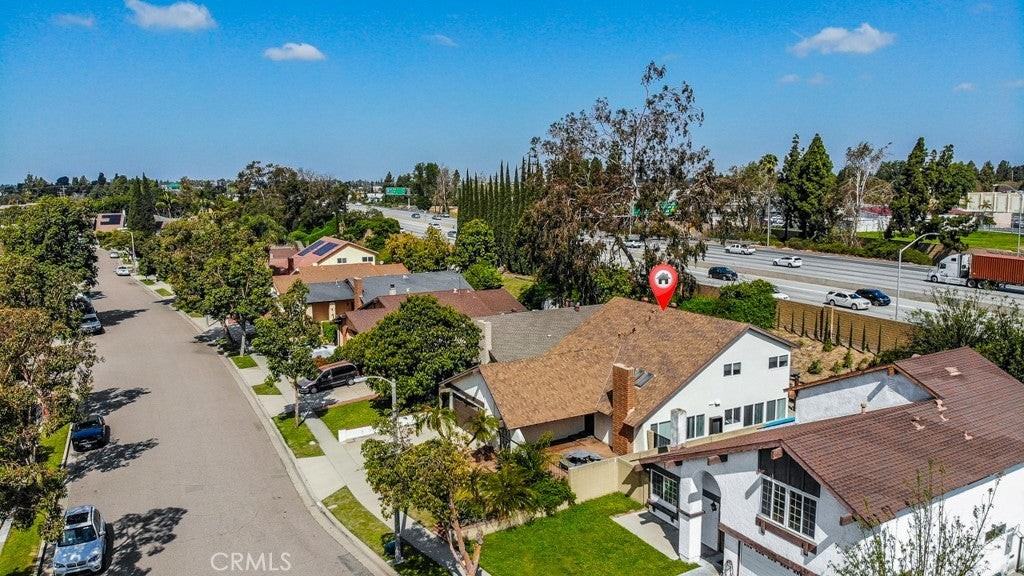 12361 Palm St - Photo 3 of 33