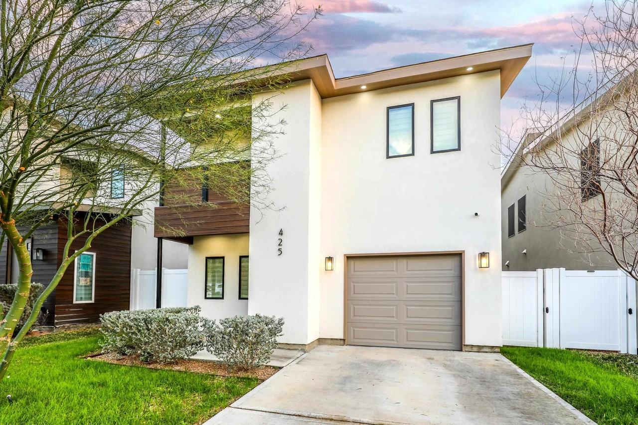 425 Deer Path Loop - Photo 2 of 33